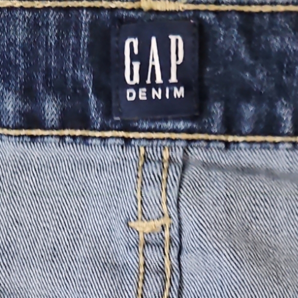 GAP - Picture 4 of 5
